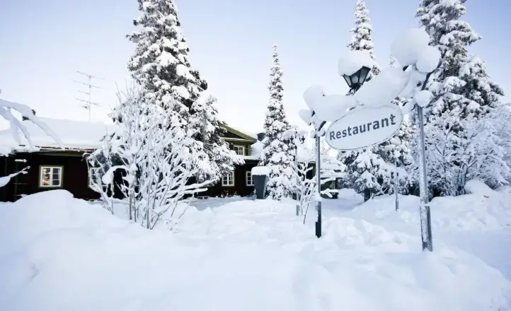 ice-hotel-jukkasjarvi